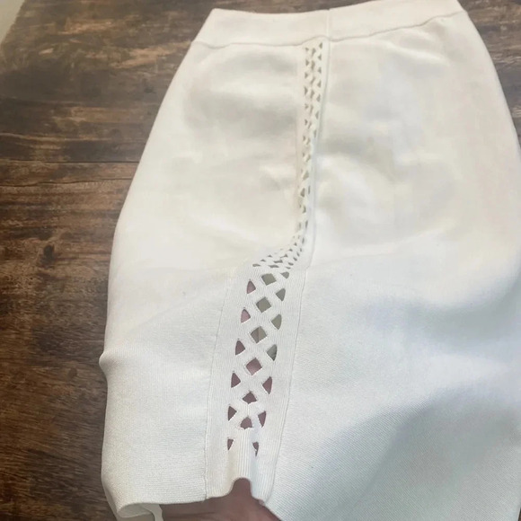 Bailey 44 stern sweater skirt in cream medium NWT - Picture 9 of 12